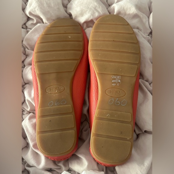 Authentic Coach Vintage Women's Coral Leather Loafers with Gold Detail! 8.5 Med - Picture 5 of 7